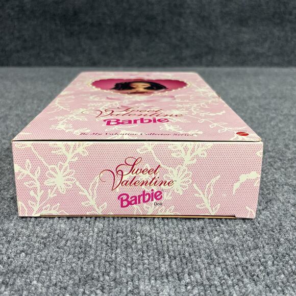 Vintage 1995 Barbie Sweet Valentine Doll Hallmark Special Edition New in Box 148 - Picture 11 of 13
